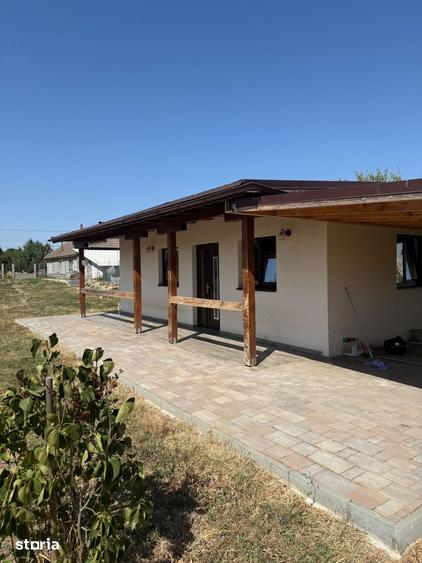 Casă cu 1 camere cu Teren 1460 Mp în Peciu Nou
