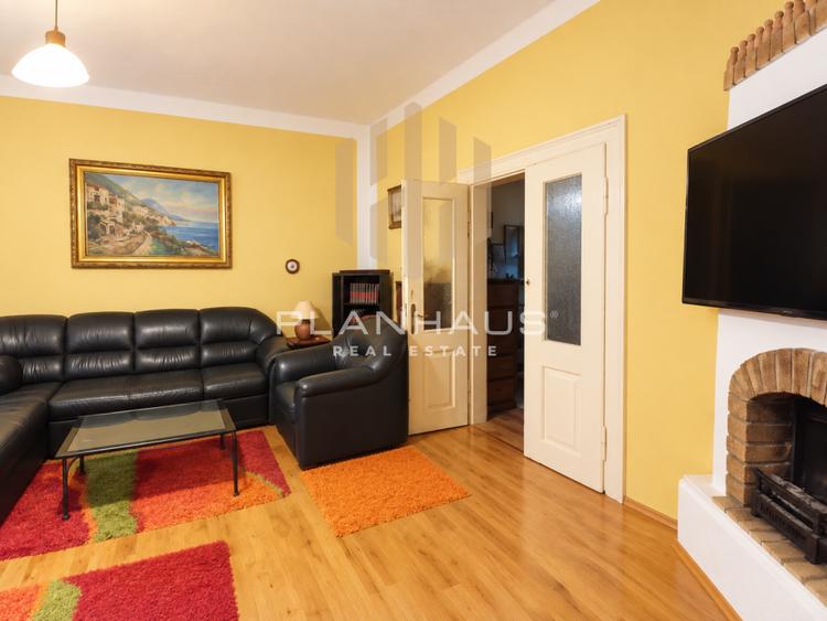 Casă cu 4 camere cu Garaj în Central