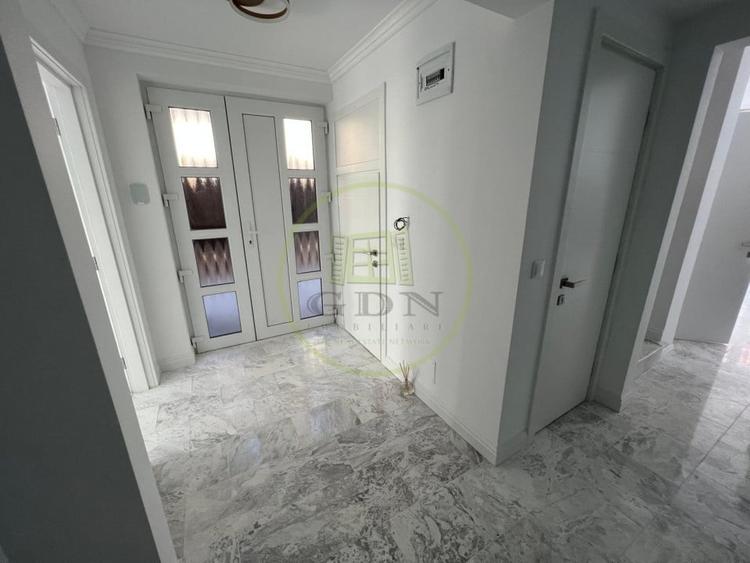 Duplex cu 4 camere cu Canalizare în Florești