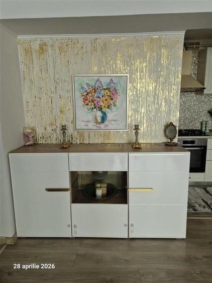 Apartament cu 3 camere semidecomandat, mobilat în Exterior Est