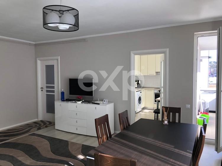 Apartament cu 3 camere semidecomandat, mobilat în Florești