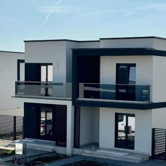 Casă cu 4 camere în Covaci