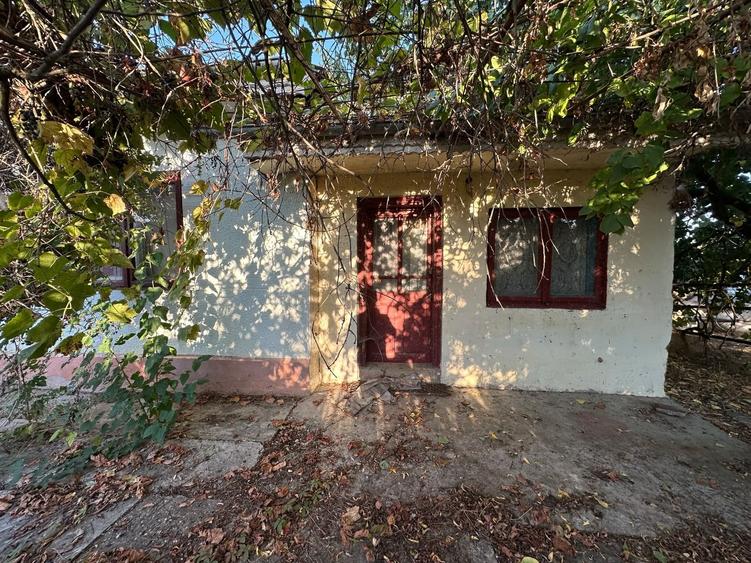 Casă individuală cu 5 camere cu Teren 2000 Mp în Nănești