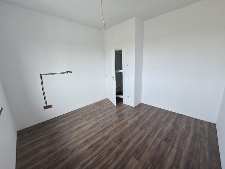 Complex rezidential nou. 4 Camere. 2 Bai. Curte. - 7