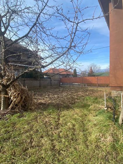 Casă cu 6 camere cu Teren 385 Mp în Central