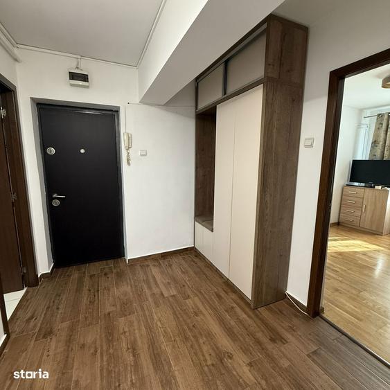 Apartament cu 4 camere, mobilat în Central