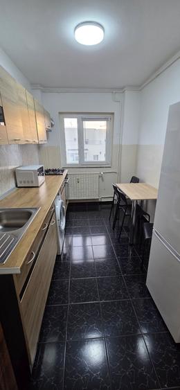 Apartament cu 2 camere decomandat în Tei