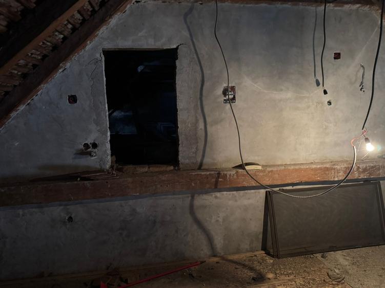 Casă individuală cu 2 camere în Central