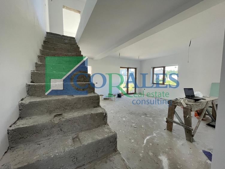 Duplex cu 4 camere cu Canalizare în Dumbrăvița