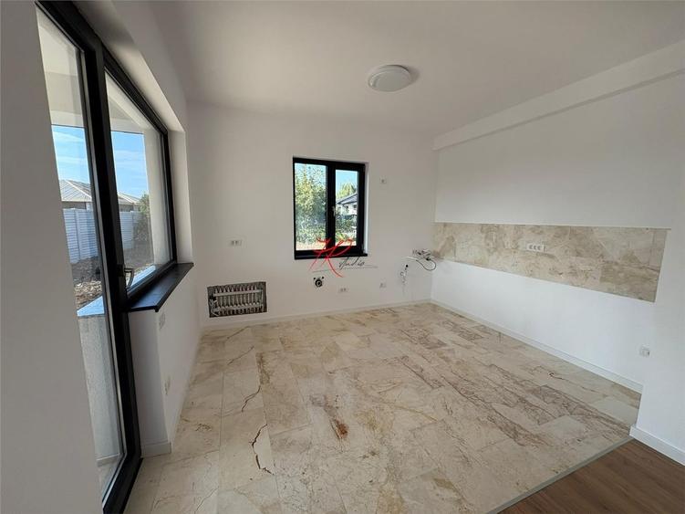Casă cu 4 camere cu Teren 528 Mp în Corbeanca