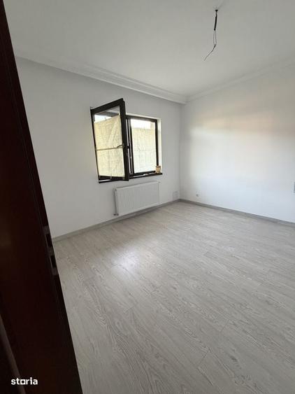 Casă cu 4 camere în Florești