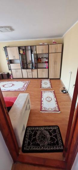 Apartament cu 2 camere semidecomandat în Petros