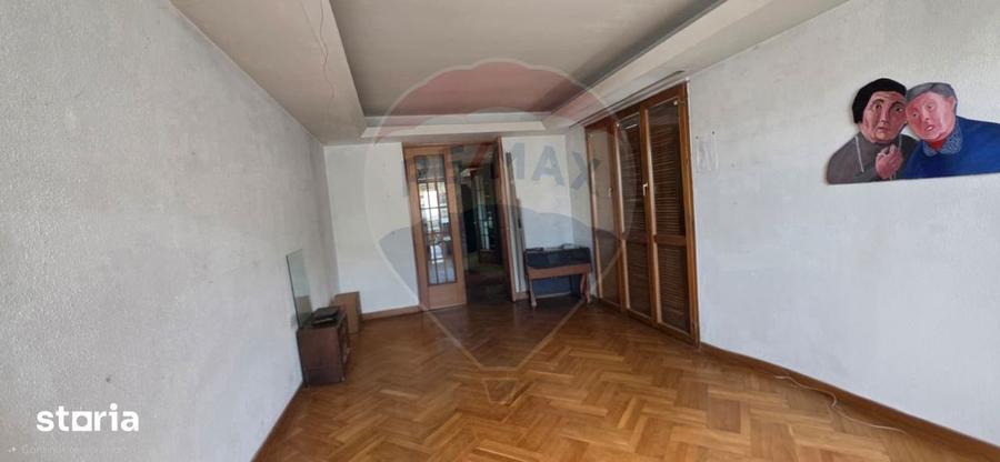 Casă cu 5 camere cu Teren 200 Mp în Grivița