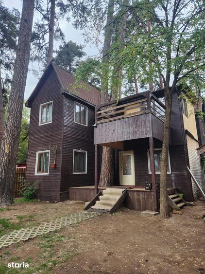 Casă cu 8 camere cu Teren 340 Mp în Central