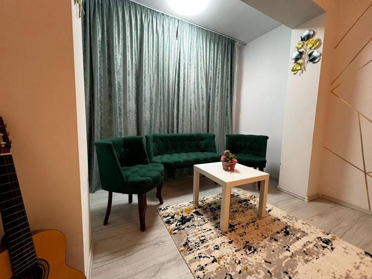 Apartament cu 3 camere semidecomandat în Central