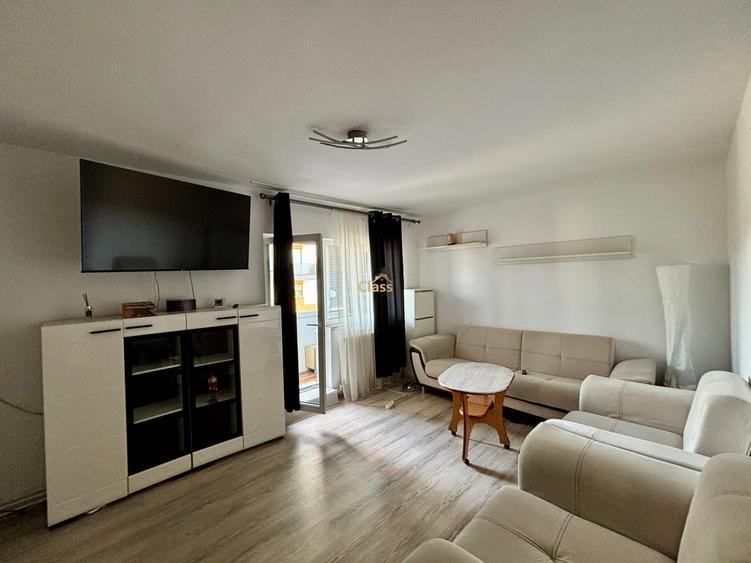 Apartament cu 3 camere decomandat, mobilat în Între Lacuri