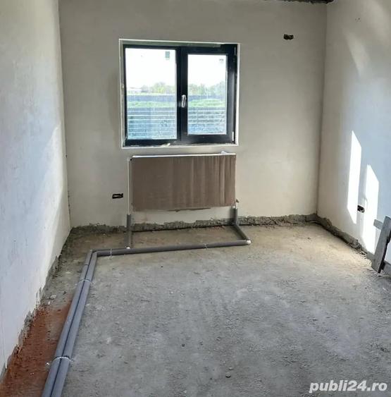 Casă cu 4 camere cu Teren 350 Mp în 1 Decembrie