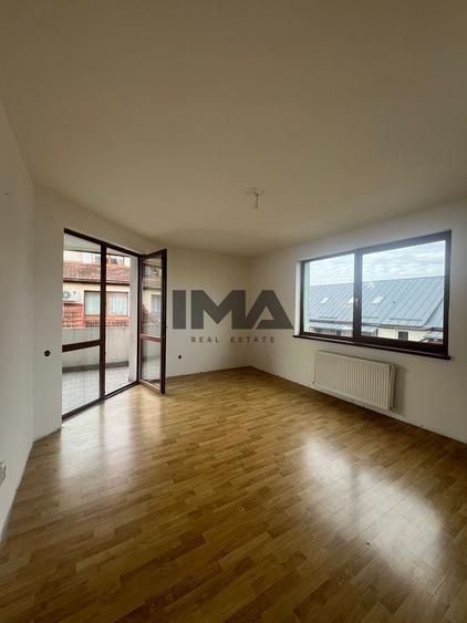 Apartament cu 3 camere semidecomandat în Bună Ziua