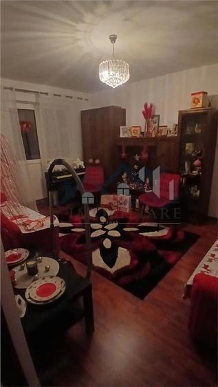 Apartament cu 2 camere semidecomandat în Filiași