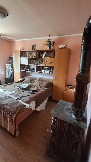 Casă cu 5 camere în Văleni