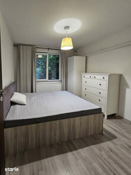 Apartament cu 3 camere decomandat în Berceni
