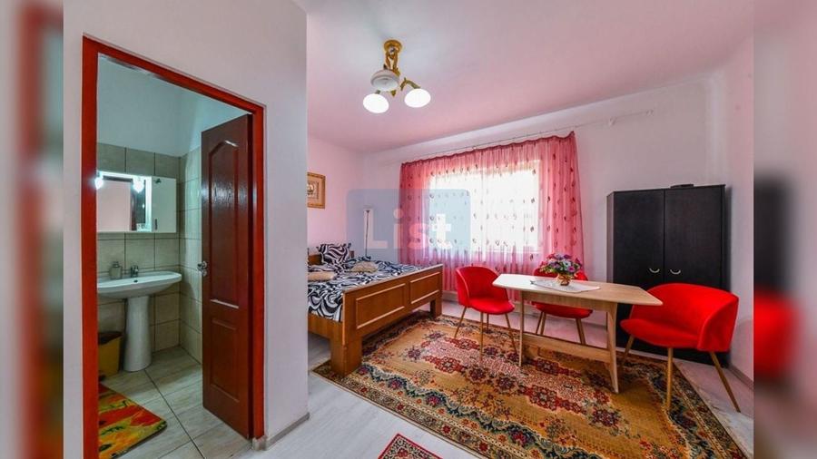 Casă cu 8 camere cu Canalizare în Nord