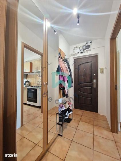 Apartament cu 2 camere semidecomandat în Est
