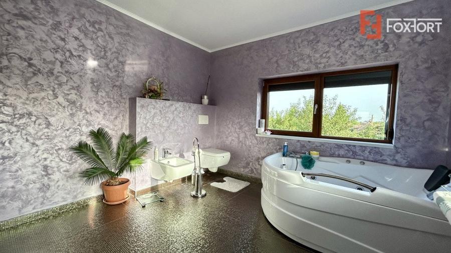 Casă individuală cu 4 camere cu Piscina în Sânandrei