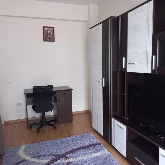 Garsonieră decomandată în Sud