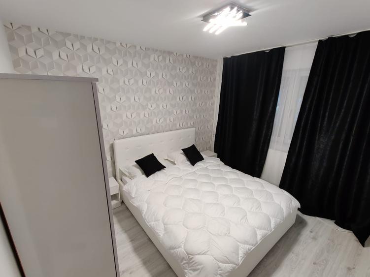 Apartament cu 2 camere semidecomandat în Craiovița Nouă