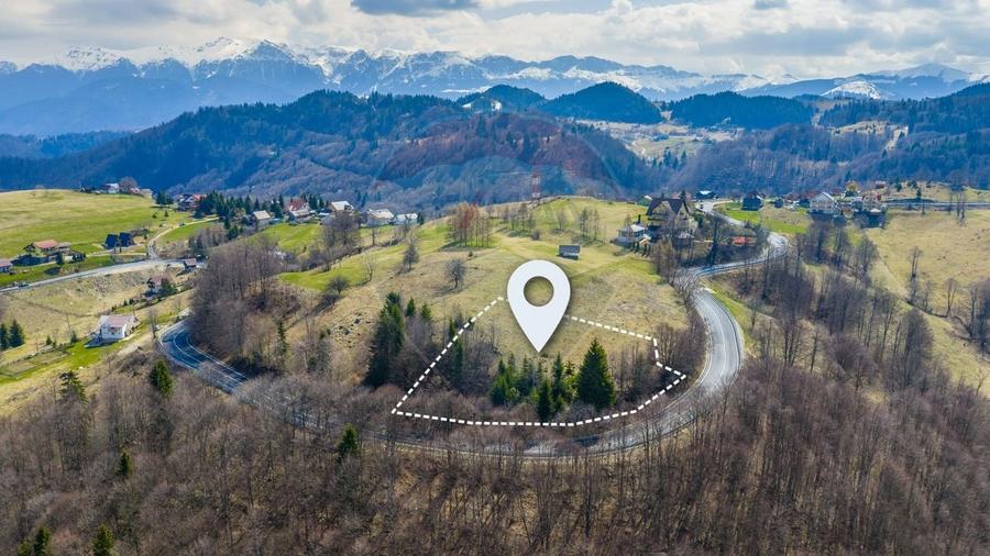 Teren Construcții intravilan de 2000 mp, în Fundata