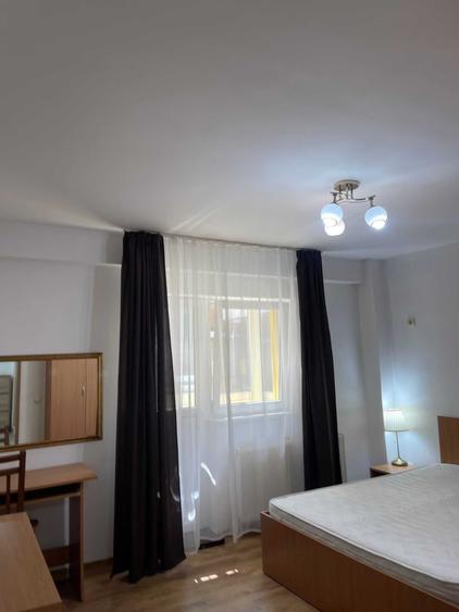 Garsonieră decomandată în Brâncoveanu