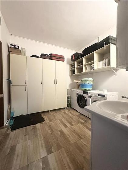 Casă individuală cu 6 camere cu Canalizare în Poiana