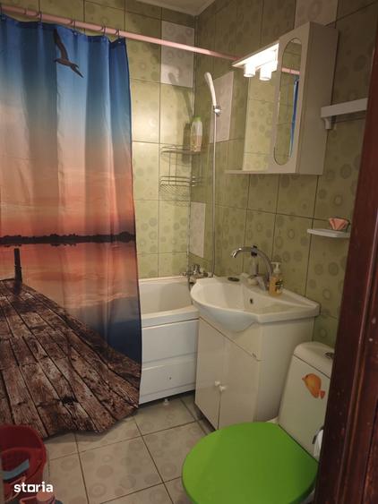 Apartament cu 3 camere semidecomandat în Drumul Taberei