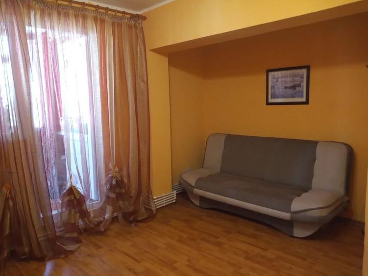 Apartament cu 2 camere în Micro 20