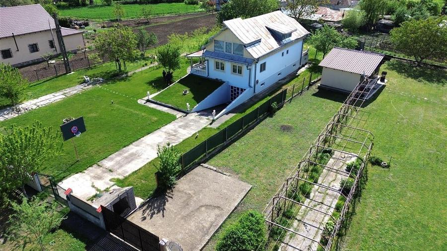 Casă individuală cu 3 camere cu Teren 1020 Mp în Vadu Roșca