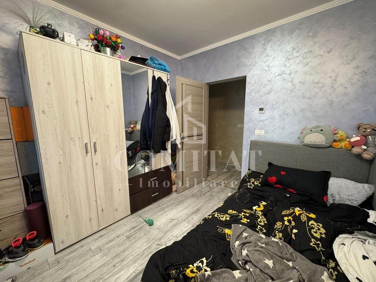 Apartament cu 4 camere semidecomandat, mobilat în Florești