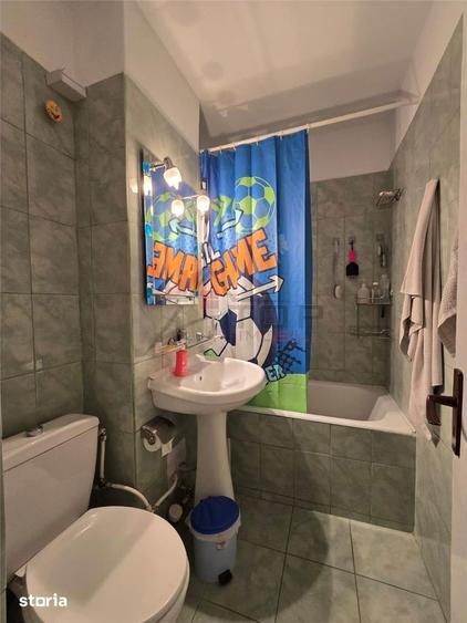 Apartament cu 3 camere semidecomandat în Dacia
