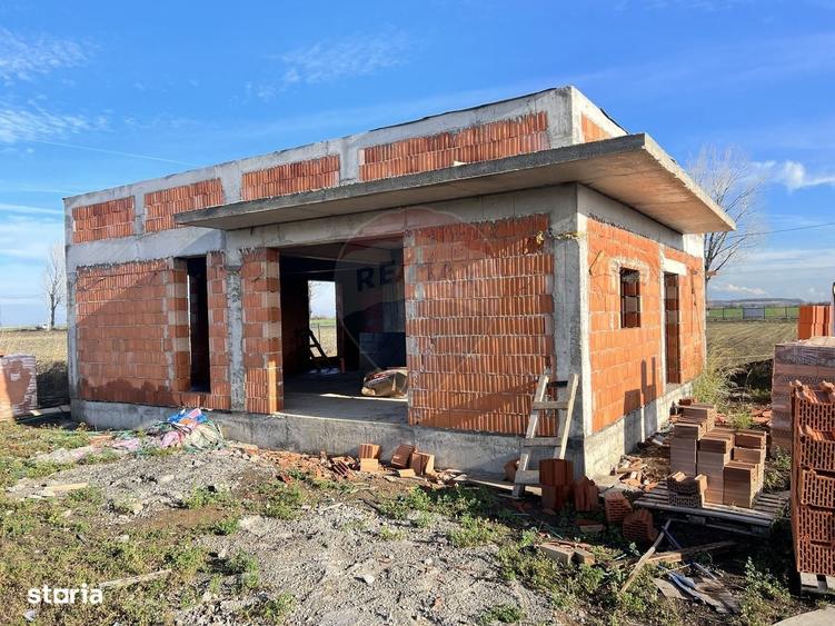 Casă cu 4 camere în Creața