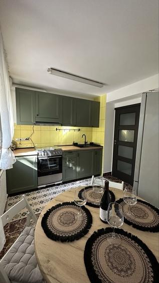 Apartament cu 2 camere semidecomandat, mobilat în Dristor