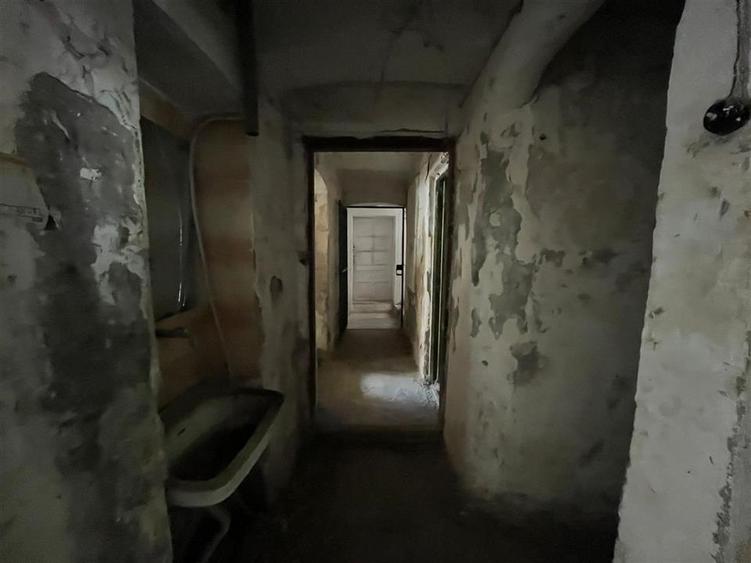 Apartament cu 3 camere nedecomandat în Central