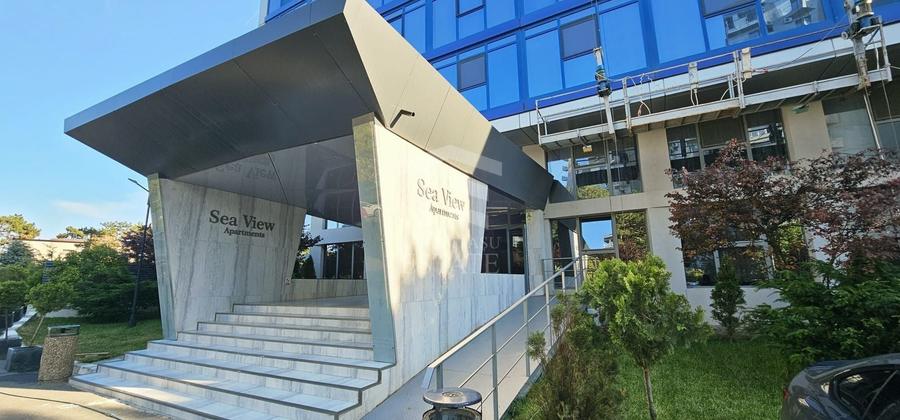 Apartament cu 3 camere semidecomandat, mobilat în Central
