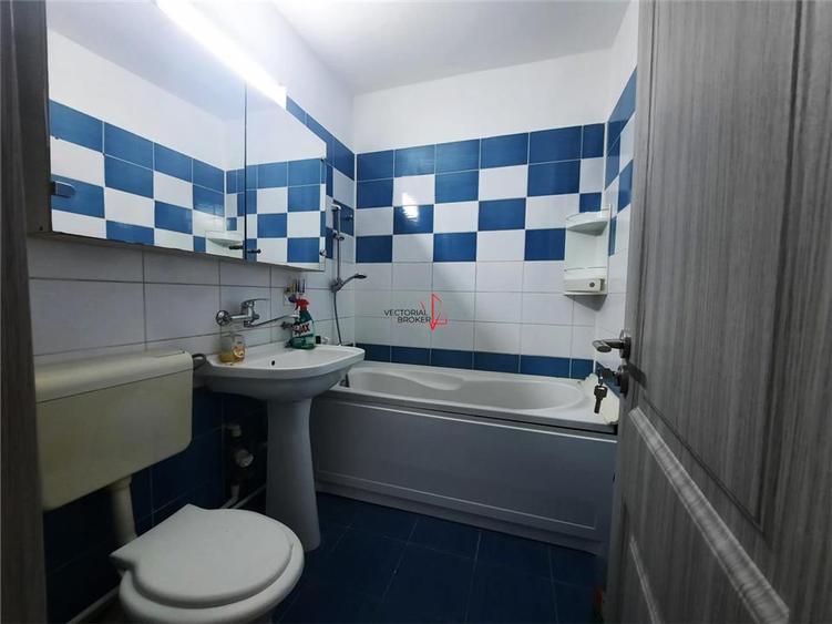 Apartament cu 2 camere semidecomandat în Basarabia