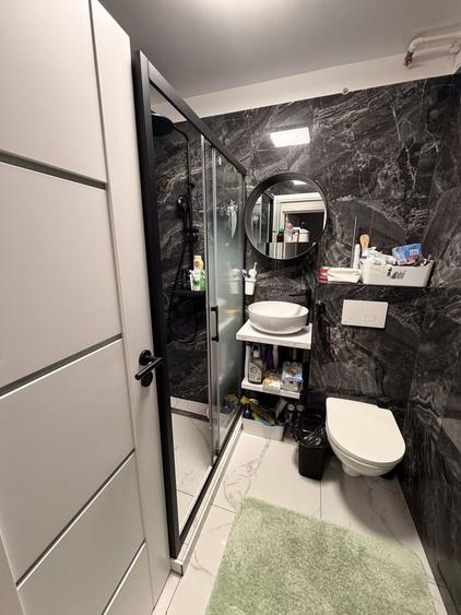 Apartament cu 3 camere decomandat în Rahova