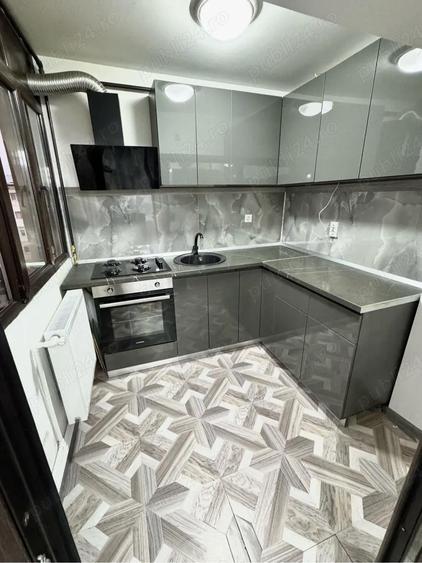 Vand apartament decomandat Alexandria, intre 1 Mai ?i ?coala 4 - 5