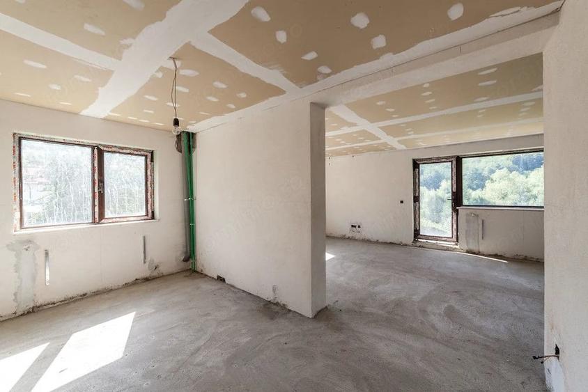 Casă cu Teren 1012 Mp în Merișani