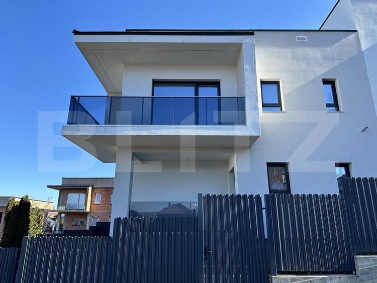 Duplex cu 4 camere cu Teren 370 Mp în Dezmir