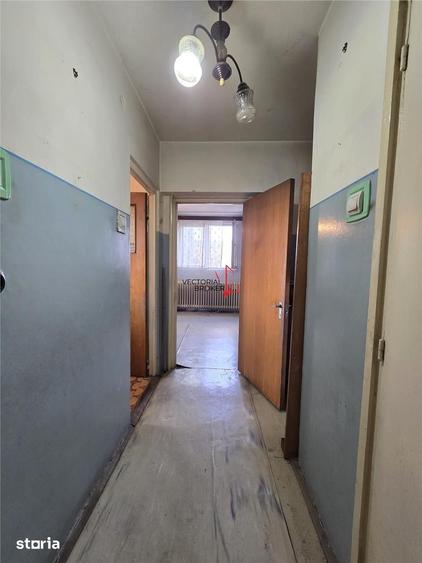 Garsoniera in bloc mixt- Metrou OBOR - 11