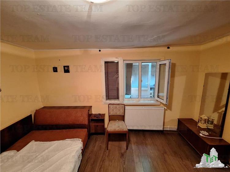 Casă individuală cu 5 camere cu Canalizare în Dorobanți
