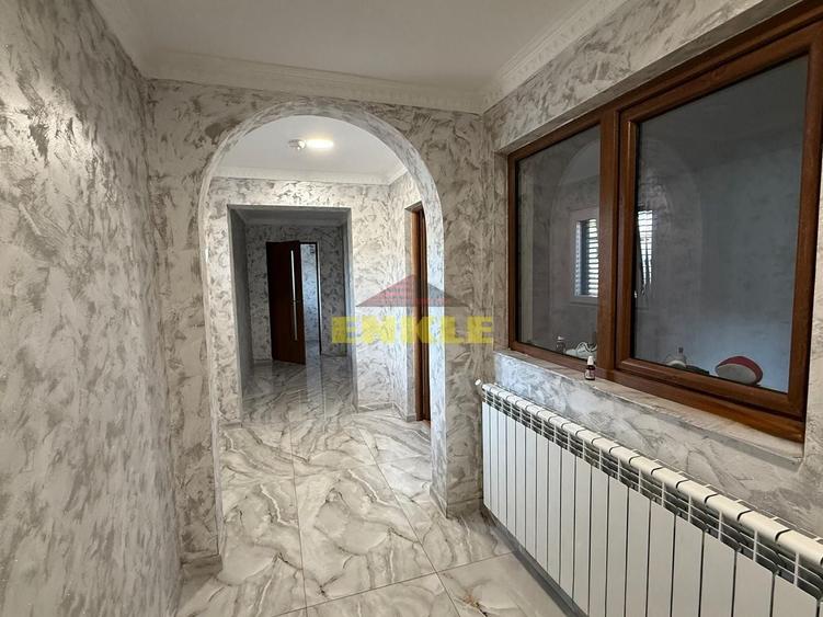 Casă individuală cu 3 camere cu Canalizare în Periferie